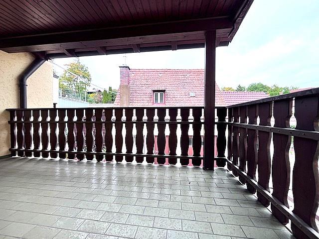 Überdeckter Terrassenbalkon OG