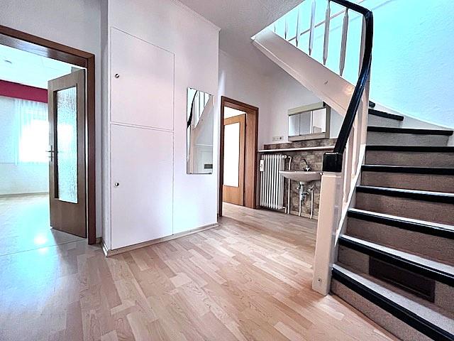 Diele OG mit Treppe zum Speicher