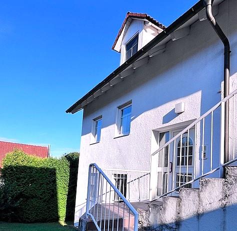 Hettenshausen - Anlageobjekt: Sehr gepflegtes 3-Parteienhaus in ruhigem Wohngebiet